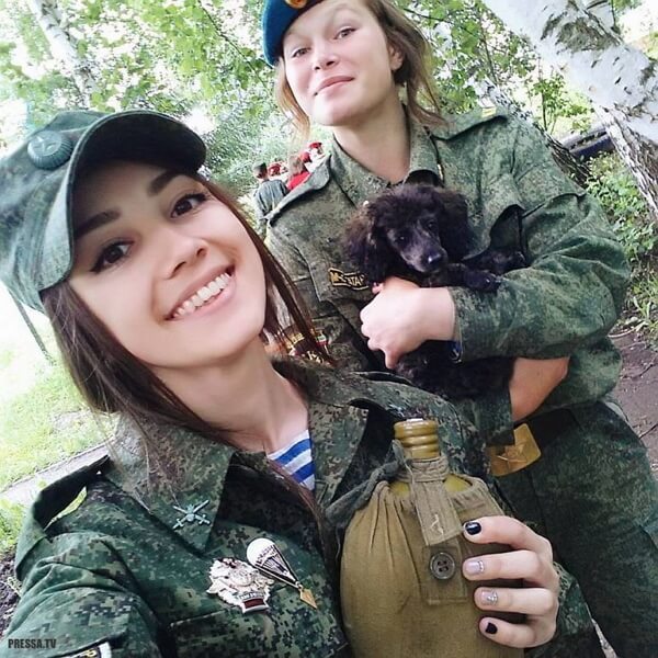 Военные девушки