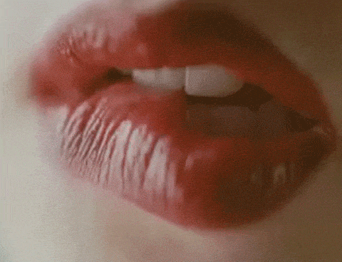 Гифки губы
