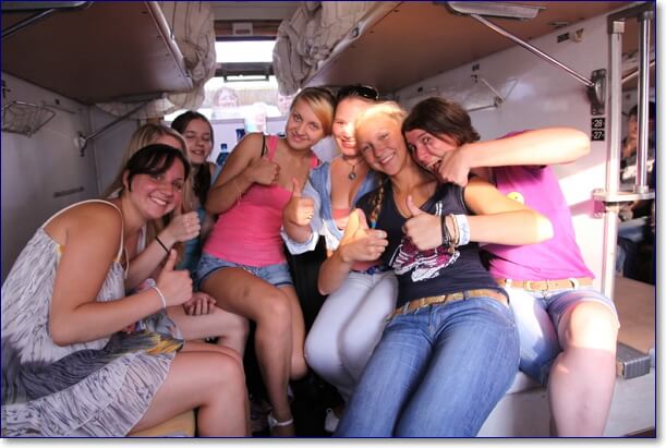 Фото приколы в поезде плацкарт с девушками